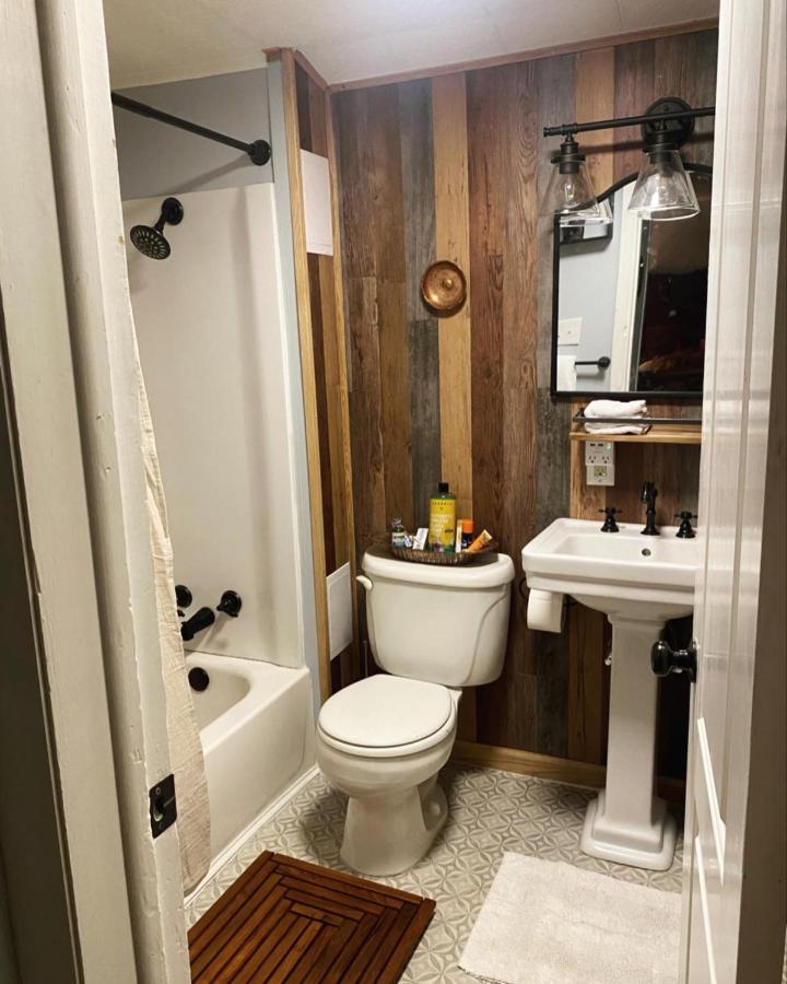 Boho-Chic Retreat - Unit 3 Lejlighed Bloomington Eksteriør billede